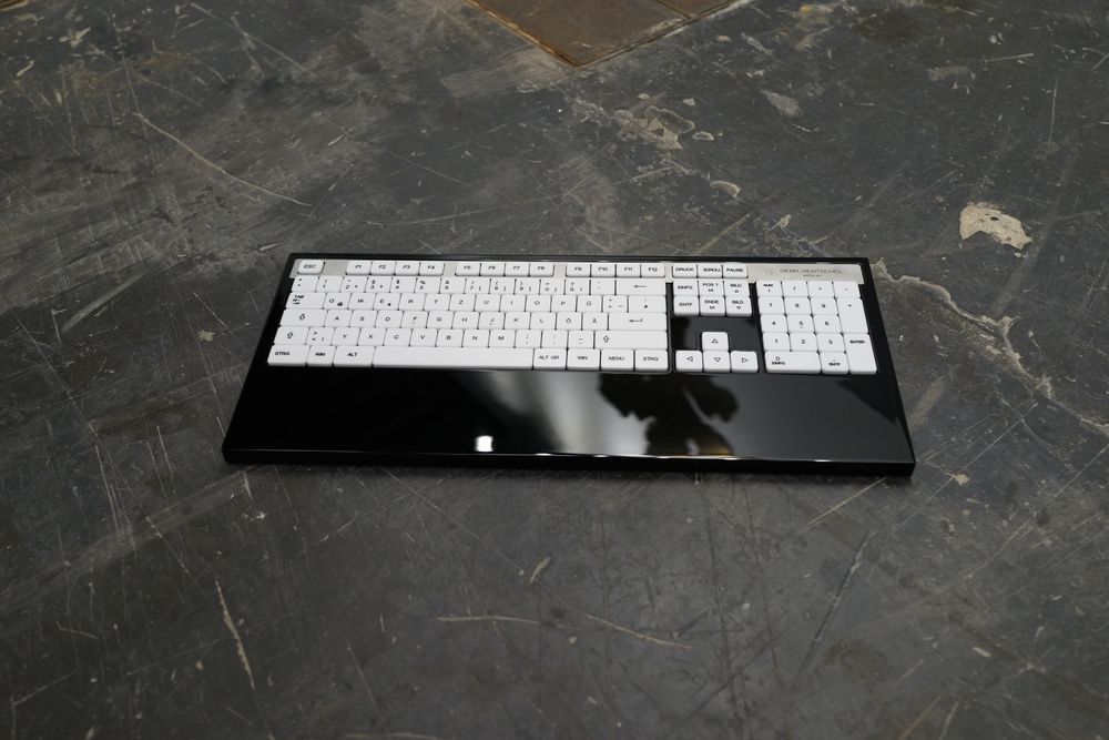 Other smart objects - Computer keyboard - Royal Black - GEBR. HENTSCHEL GBR