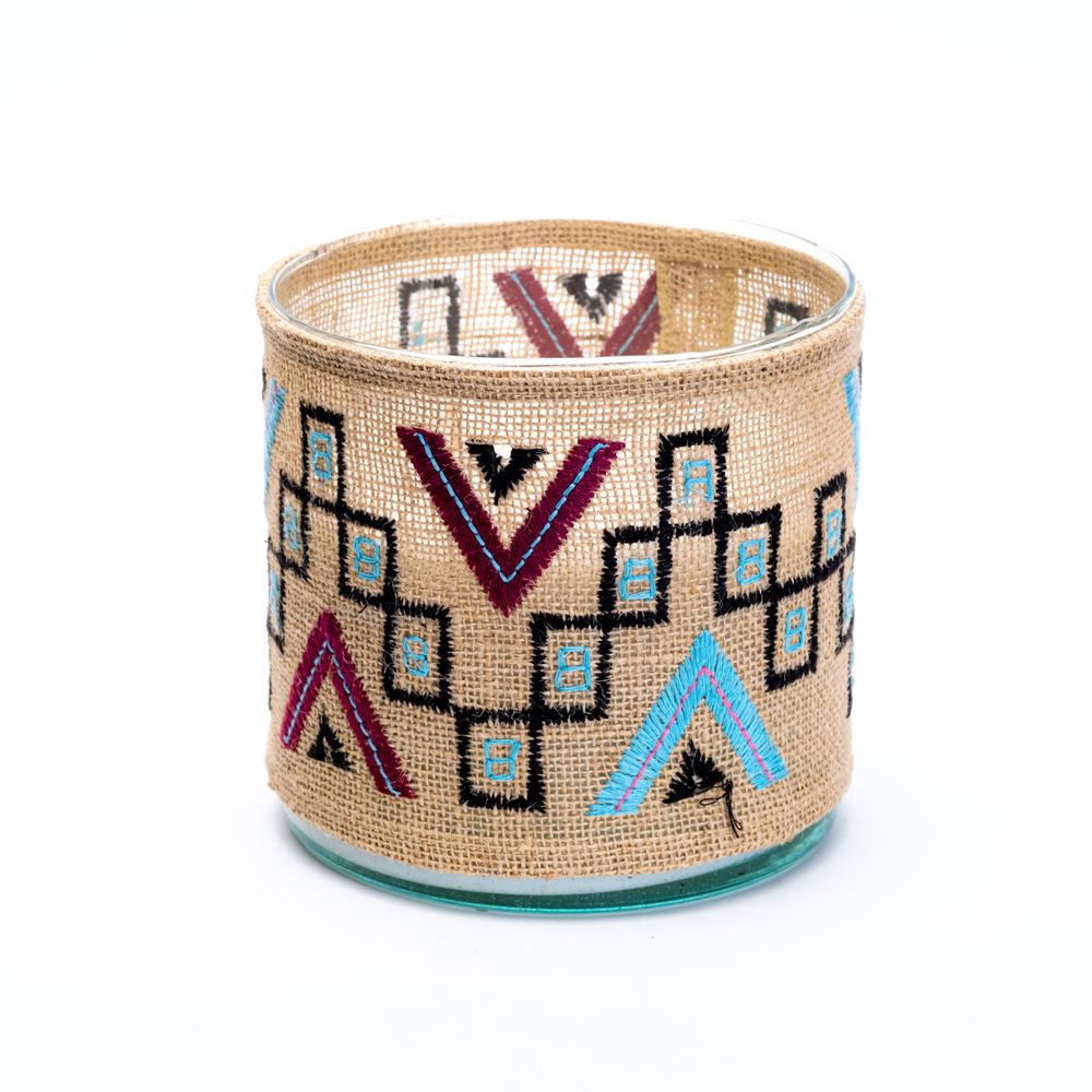 Bougies - BOUGIE CYLINDRE HABILLAGE TOILE DE JUTE DESSIN EN COULEUR - NOUR BOUGIE