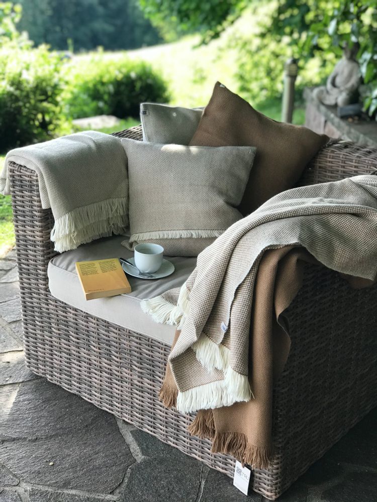 Throw blankets - WARMI blanket - T'RU SUSTAINABLE HANDMADE