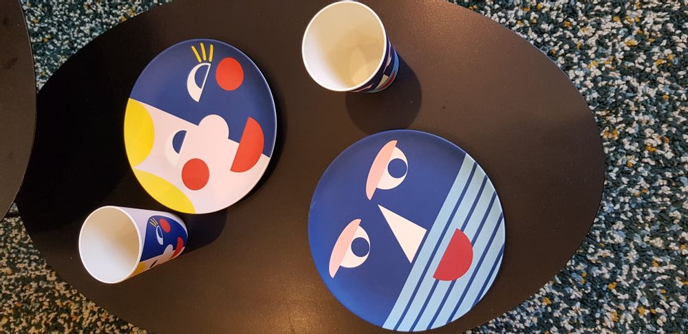 Kids accessories - Plates and cups with face - GLOBAL AFFAIRS