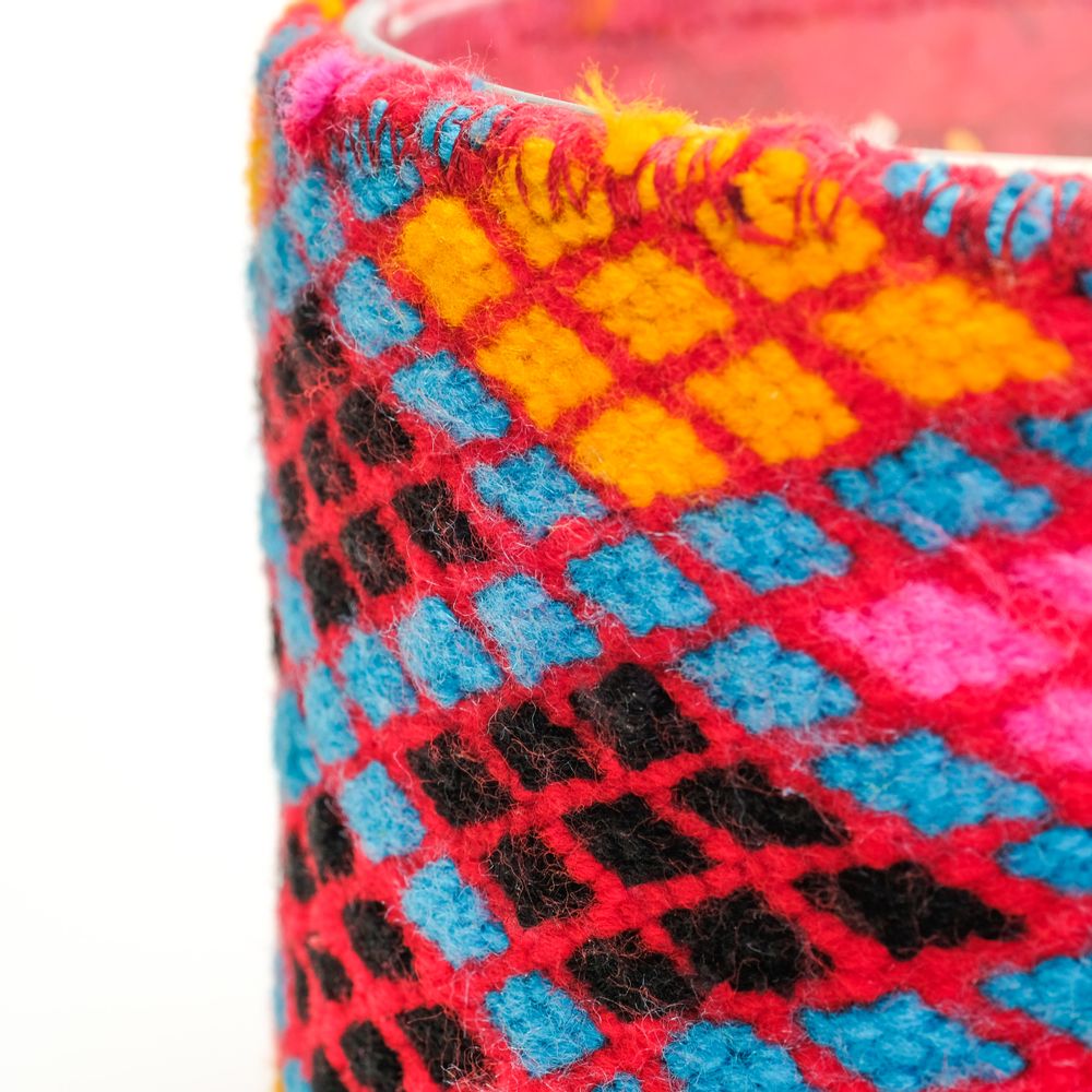 Candles - CYLINDRE AVEC HABILLAGE TAPIS EN COULEURS - NOUR BOUGIE