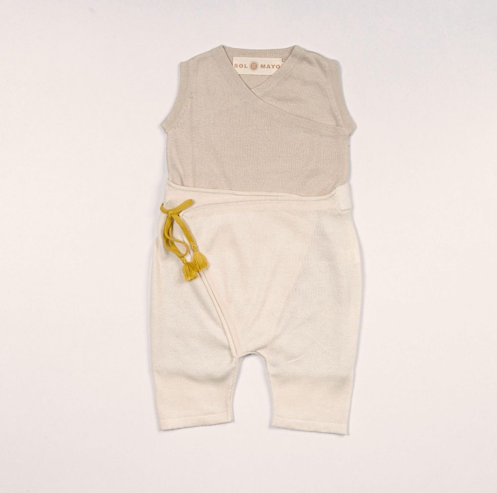 Throw blankets - TOKY, Japanese-Inspired Baby Outfits: Exceptional Comfort. Silk and Cashmere Blend - SOL DE MAYO