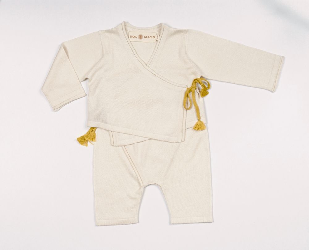 Throw blankets - TOKY, Japanese-Inspired Baby Outfits: Exceptional Comfort. Silk and Cashmere Blend - SOL DE MAYO