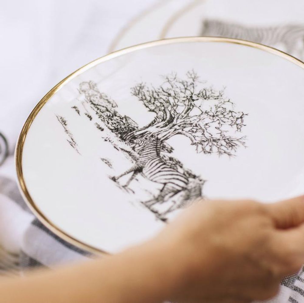 Assiettes de réception - Large plate - Limoges porcelain - Animals design - LO DE MANUELA