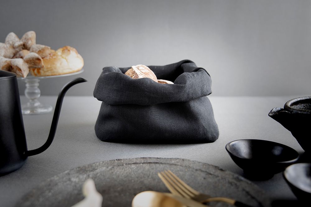 Design objects - Deneb - Black bread basket - MOLFO