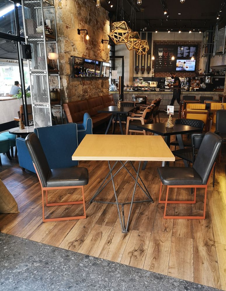 Tables Salle à Manger - Table avec plateau en contreplaqué (placage d'érable) - LIVING MEDITERANEO