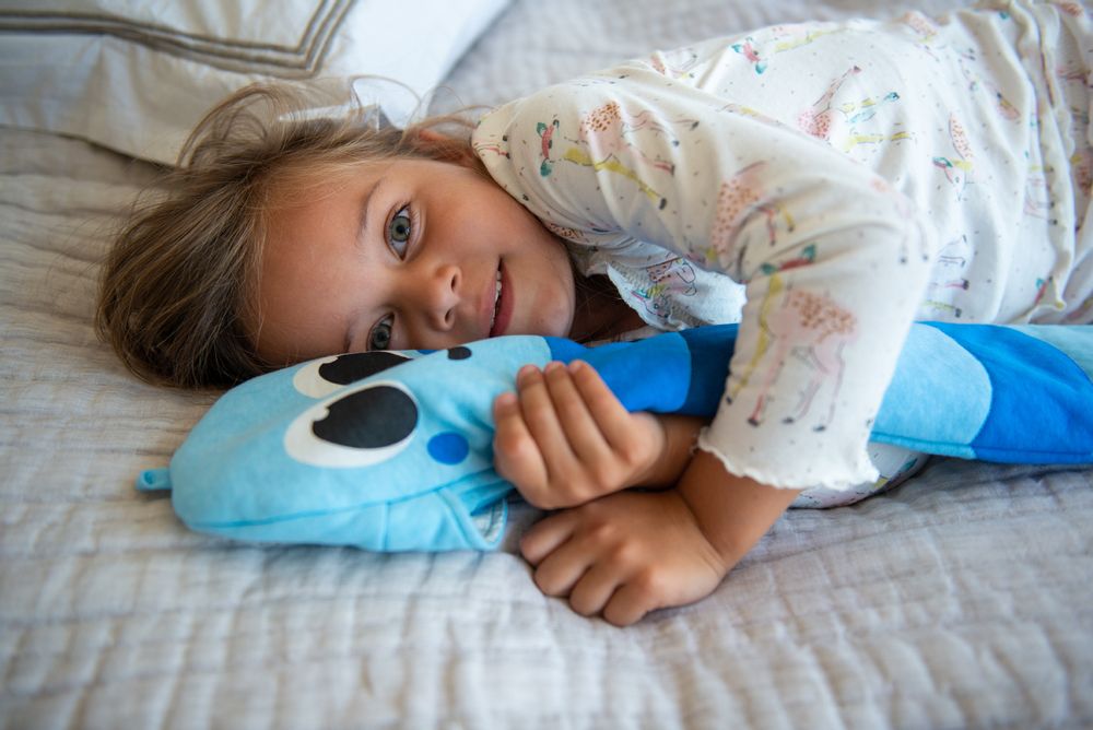 Comforters and pillows - YuYu Bottle - Benjamin the Warm Worm - YUYU BOTTLE