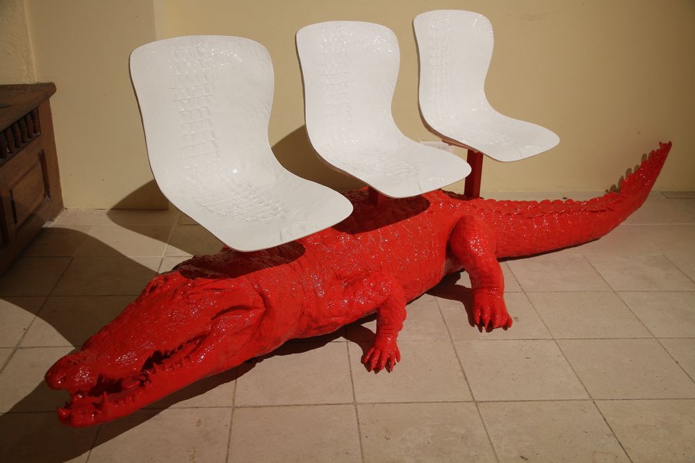 Sculptures, statuettes and miniatures - Furniture “Conversation à 3 on Ensommeille reptile” - MICHEL AUDIARD