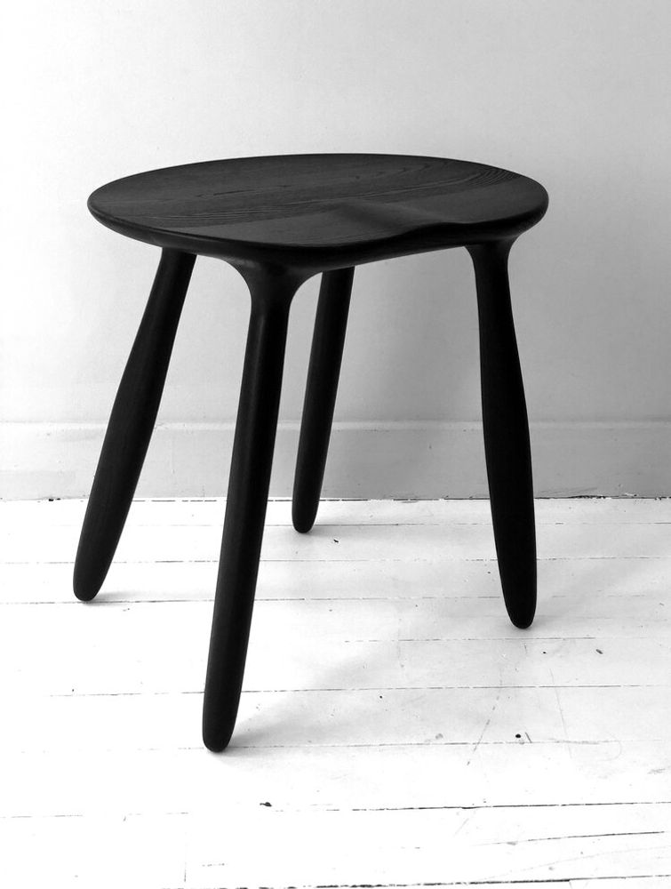 Stools for hospitalities & contracts - Walnut Daiku Stool by Victoria Magniant - VICTORIA MAGNIANT POUR GALERIE V