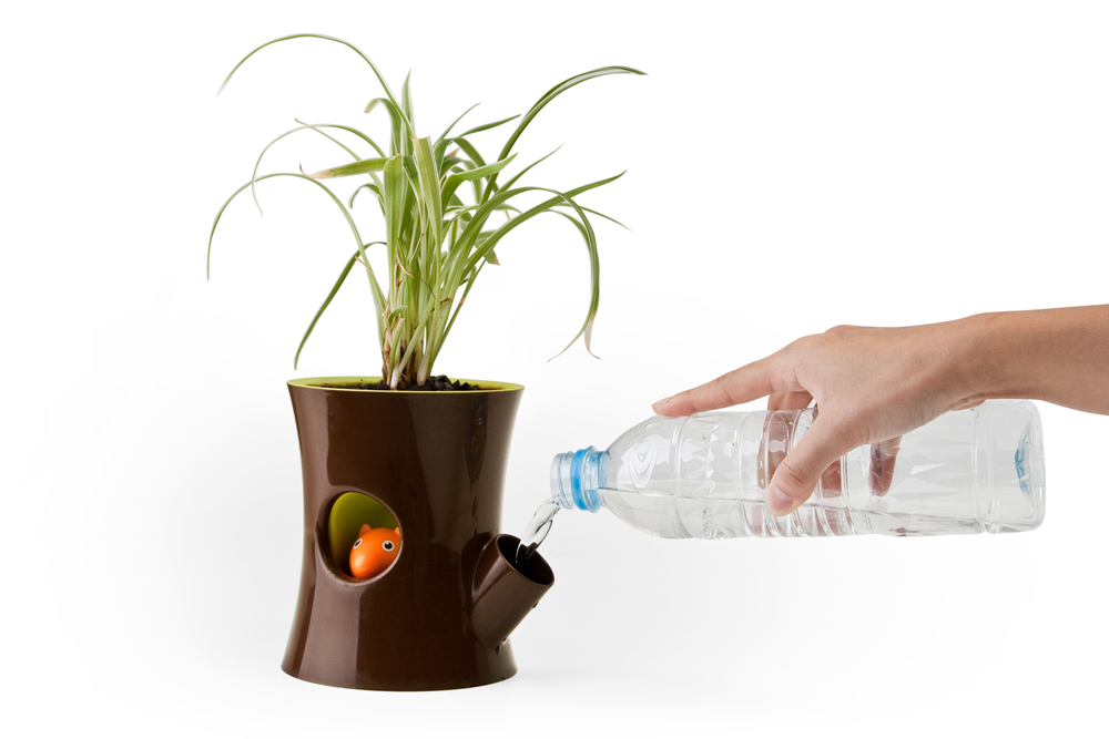 Aménagements pour bureau - Hill Pot : pot de plantes auto-arrosage en plastique recyclé pour jardin intérieur et extérieur - QUALY DESIGN OFFICIAL