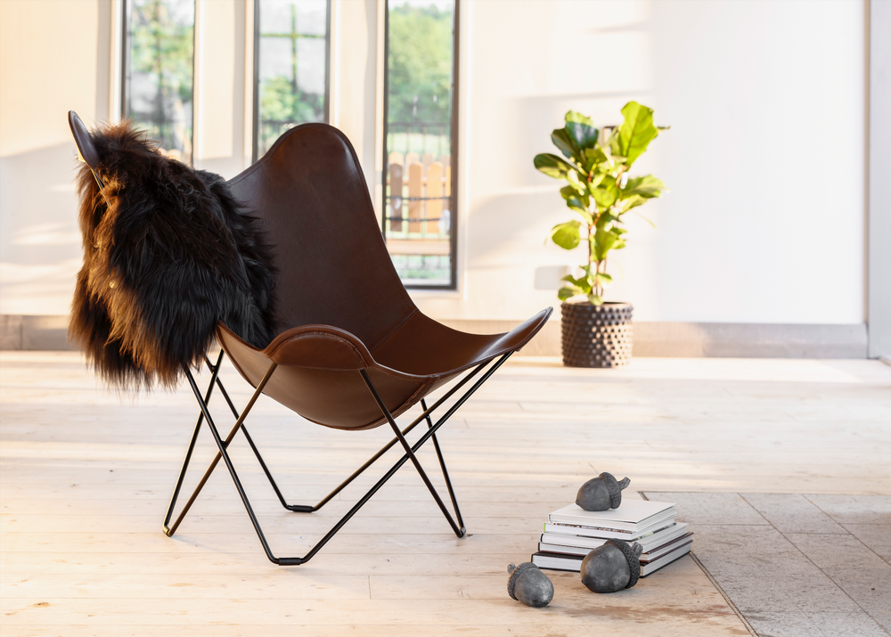 Design objects - Pampa Mariposa (leather armchair) - Black Structure - CUERO