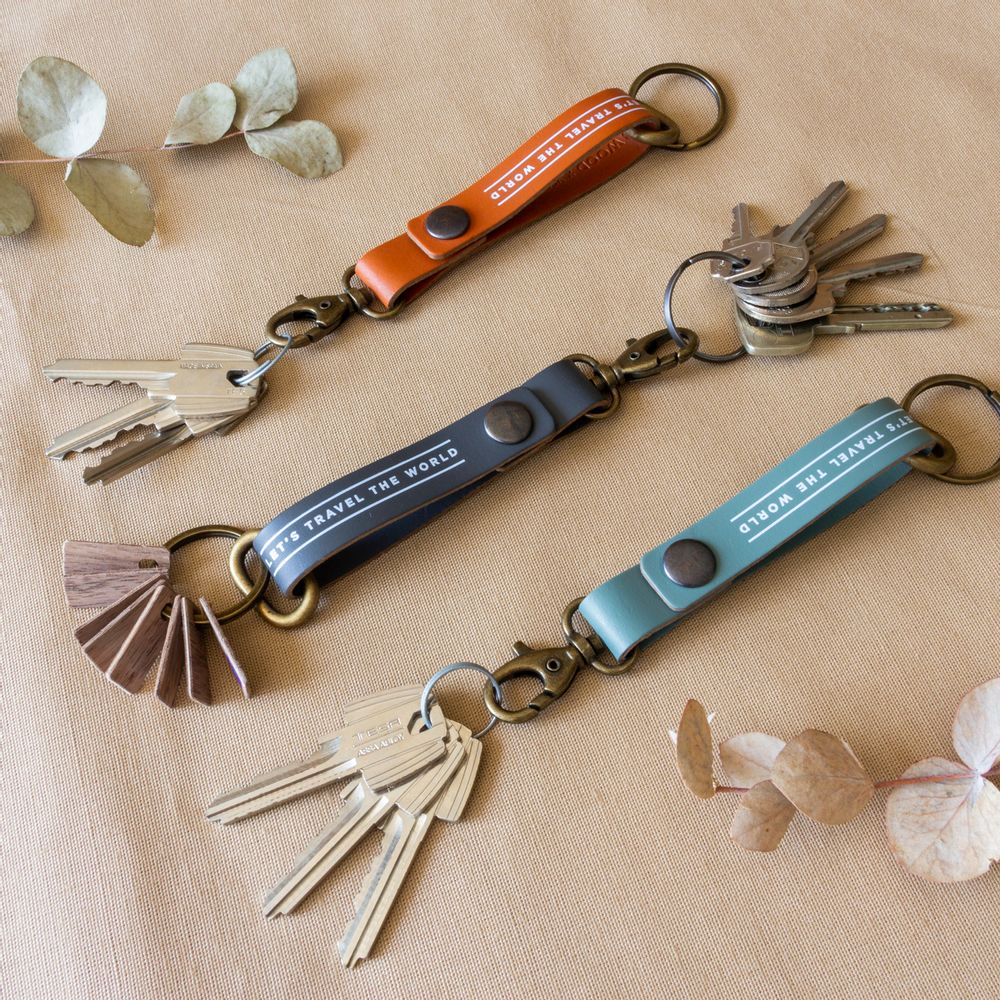 Cadeaux - Porte-clés - Porte-clés 100% cuir recyclé. - MISS WOOD