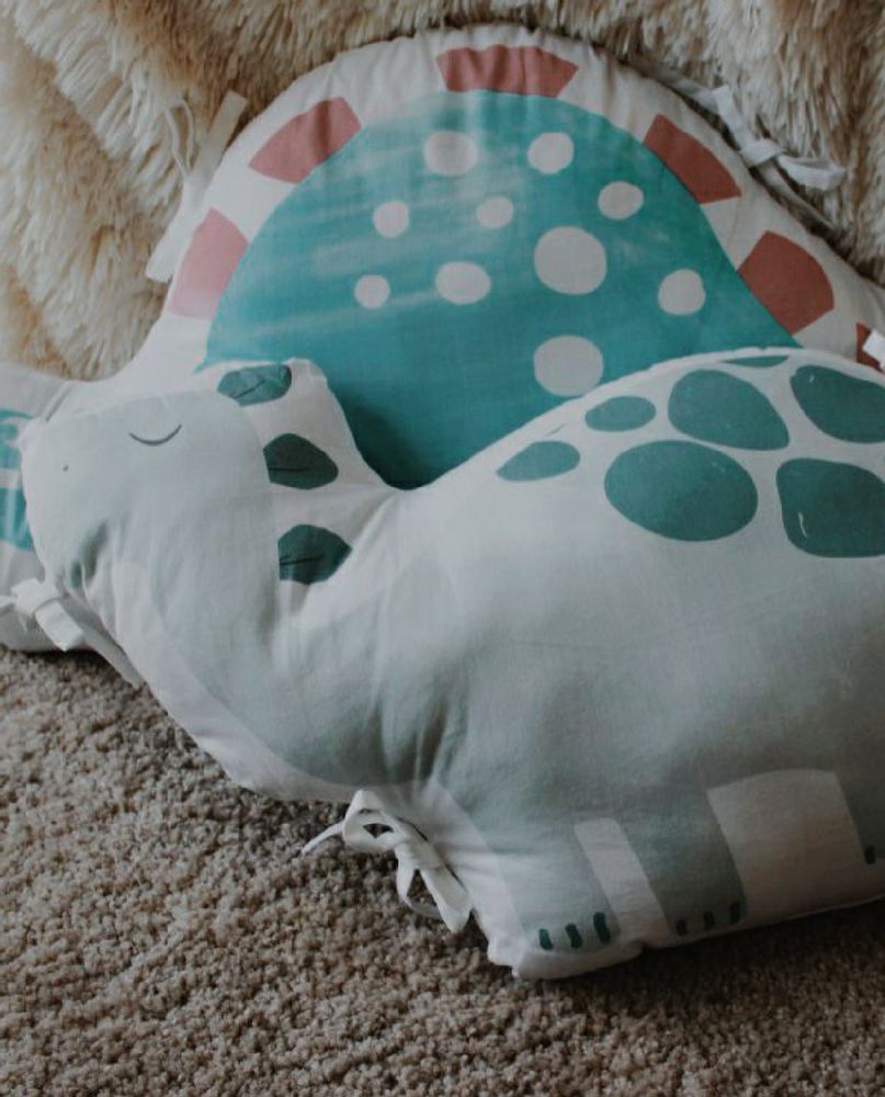 Coussins textile - COUSSIN DE PROTECTION POUR BERCEAU AVEC MOTIF DINOSAURE - PETIT ALO