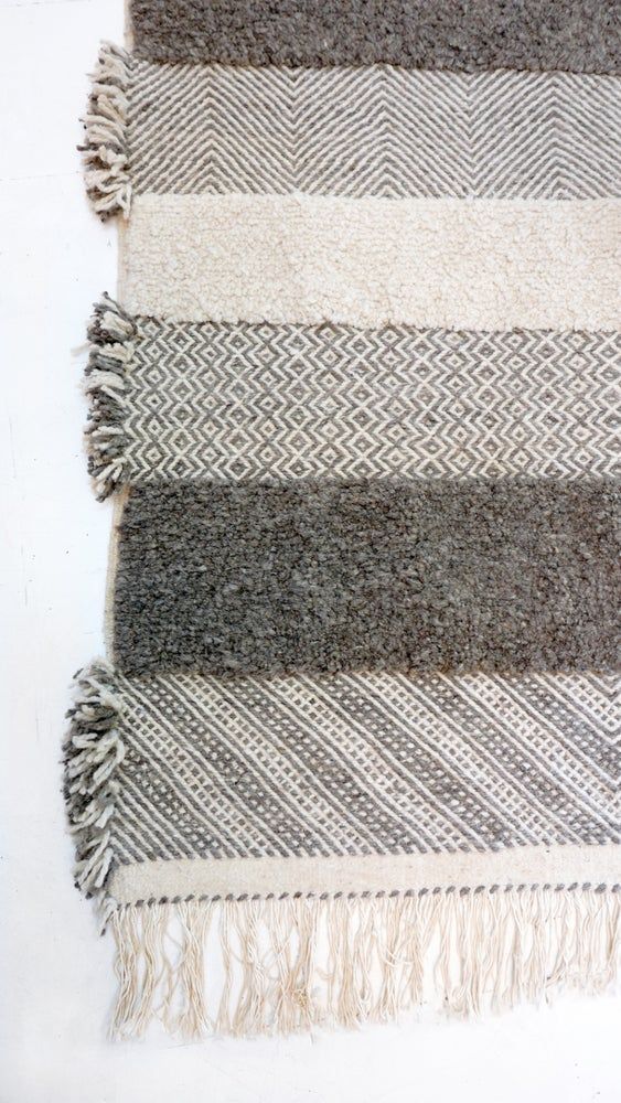 Other caperts - Moroccan Kilim Rug - Zanfi Pattern Flatweave and knots - TASHKA RUGS