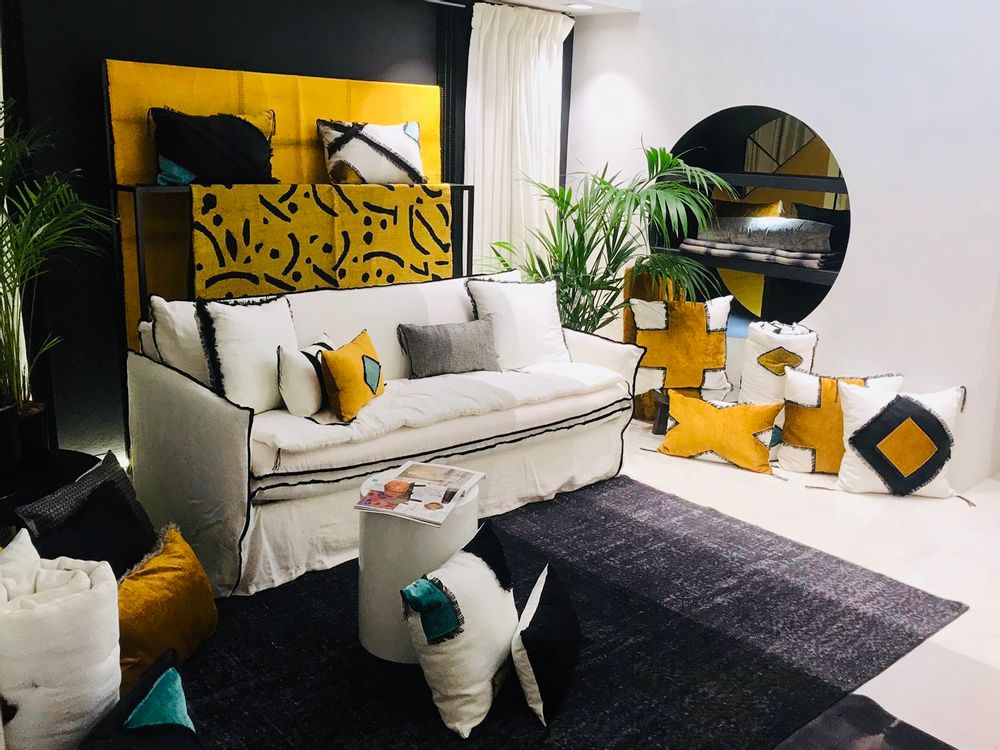 Hotel bedrooms - Mille Et Une Nuit 2 Night 2 removable custom convertible sofa with armrests - BERENGERE LEROY