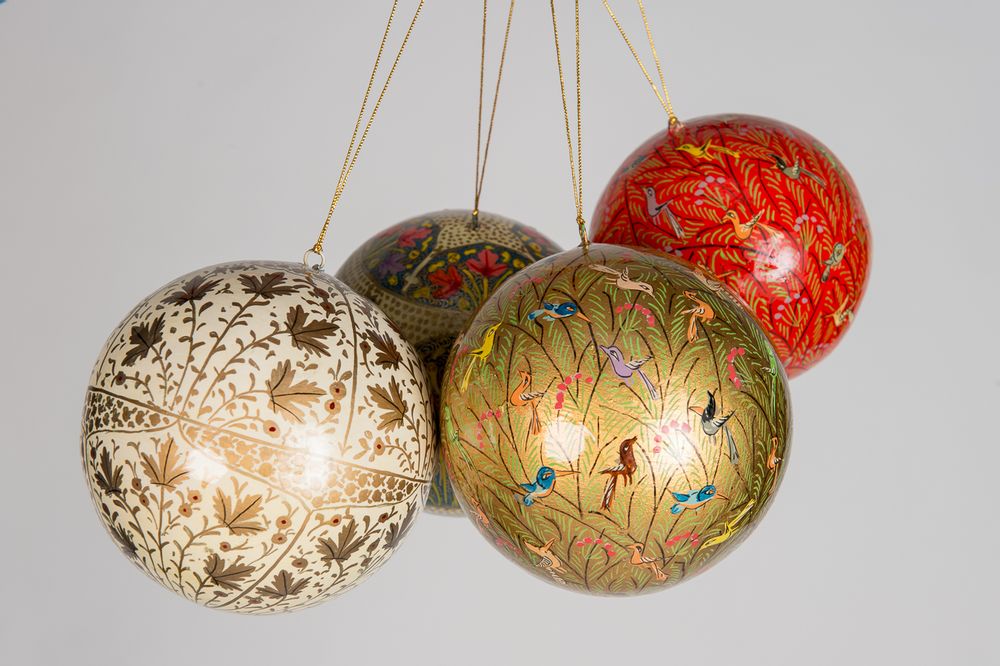 Guirlandes et boules de Noël - DÉCORATION DE NOËL EN PAPIER MÂCHÉ - FAIT À LA MAIN AVEC AMOUR ET SOIN - PECHAAN