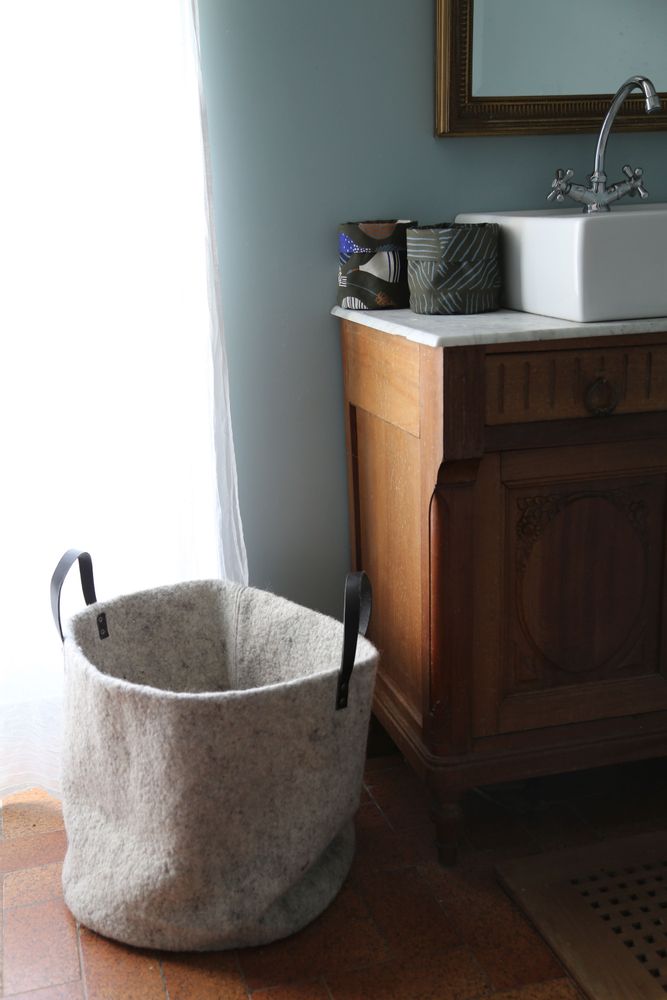 Laundry baskets - Round Wool Felt Basket - HL- HELOISE LEVIEUX