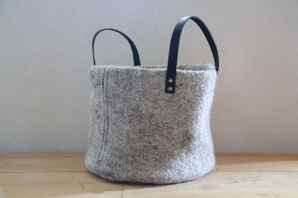 Laundry baskets - Round Wool Felt Basket - HL- HELOISE LEVIEUX