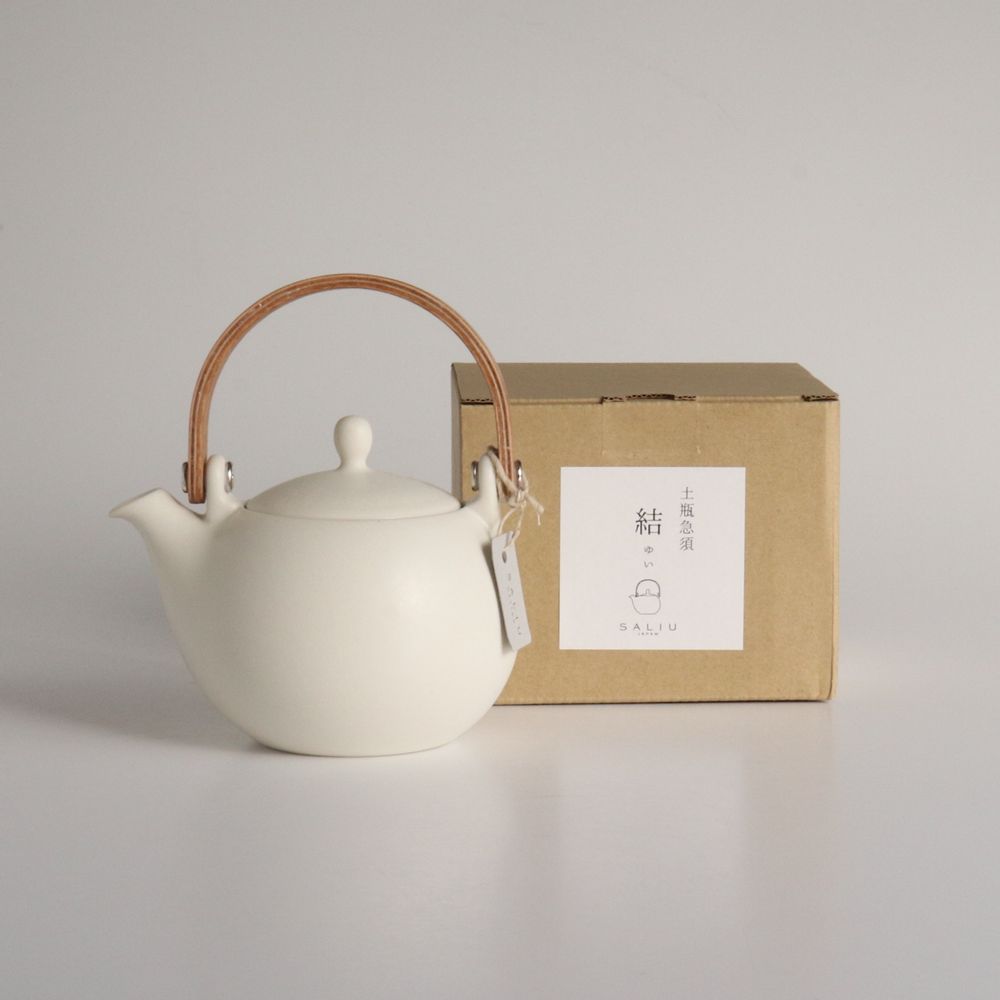 Ceramic - YUI teapot with natural wood handle (330ml, 600 ml) - SALIU