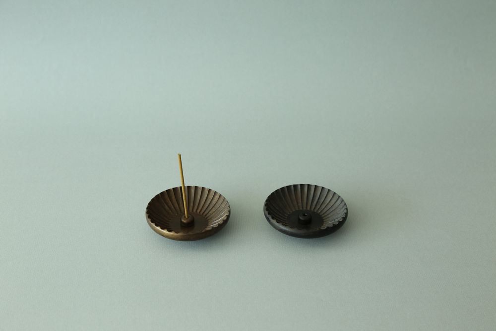 Objets de décoration - GUSOKU - Chrysanthème - Porte-encens laiton - NOUSAKU