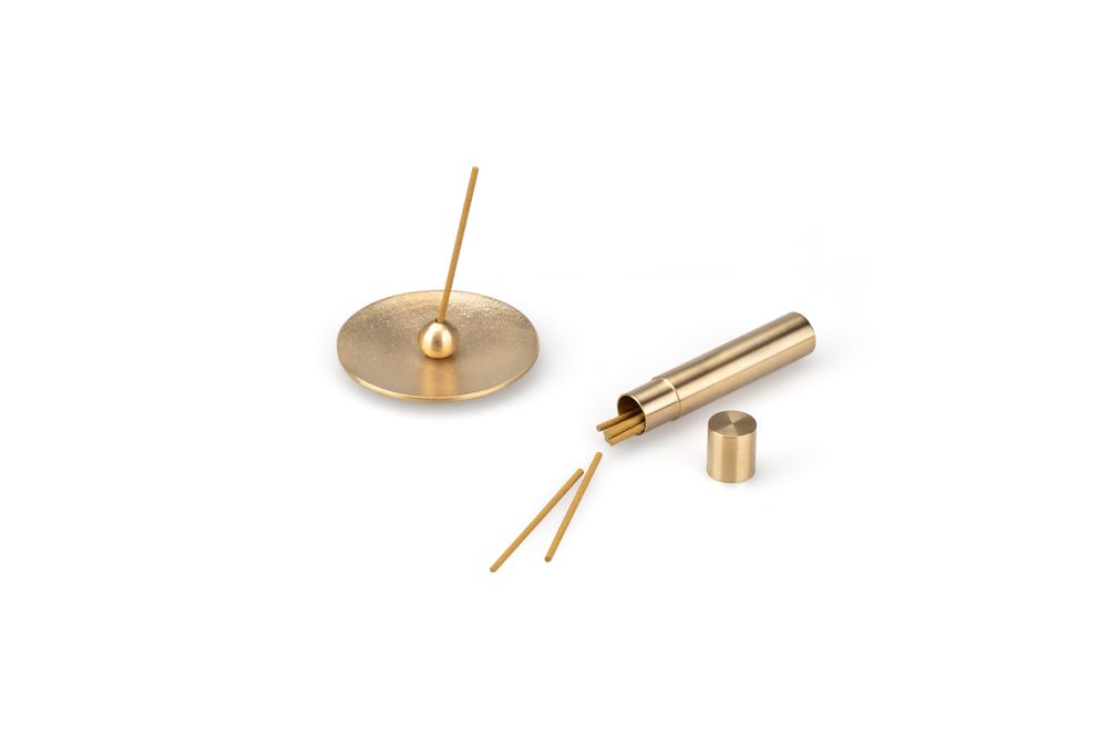 Objets de décoration - Brûleur d'encens laiton/étain - rond - avec bâtonnets d'encens - NOUSAKU