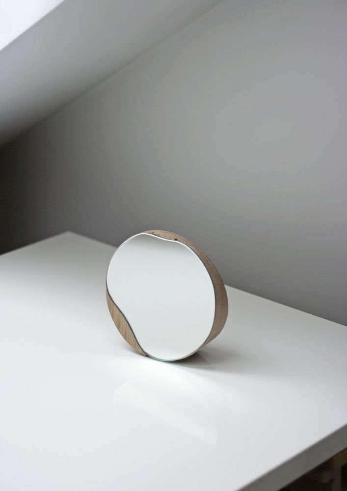 Miroirs - Miroir de table PUDDLE | bois de chêne ou noir - NAMUOS