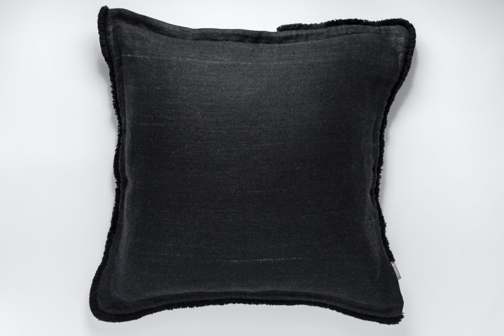Fabric cushions - nigrum cushion - LINOO