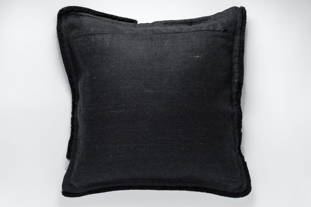 Fabric cushions - nigrum cushion - LINOO