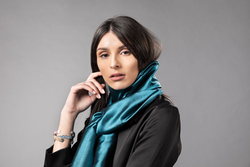 Foulards et écharpes - Touche Royale - Echarpe en Soie Naturelle Fine - N S I J A