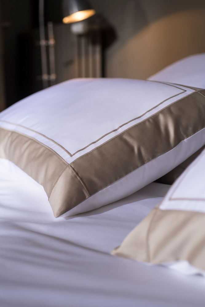 Hotel bedding - Naica Bed Linen - AIGREDOUX