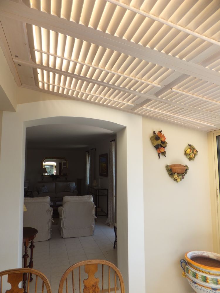 Objets design - JASNO SHUTTERS - volet intérieur à persiennes orientables en verrière et puit de lumière - JASNO
