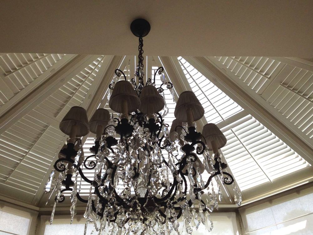 Objets design - JASNO SHUTTERS - volet intérieur à persiennes orientables en verrière et puit de lumière - JASNO