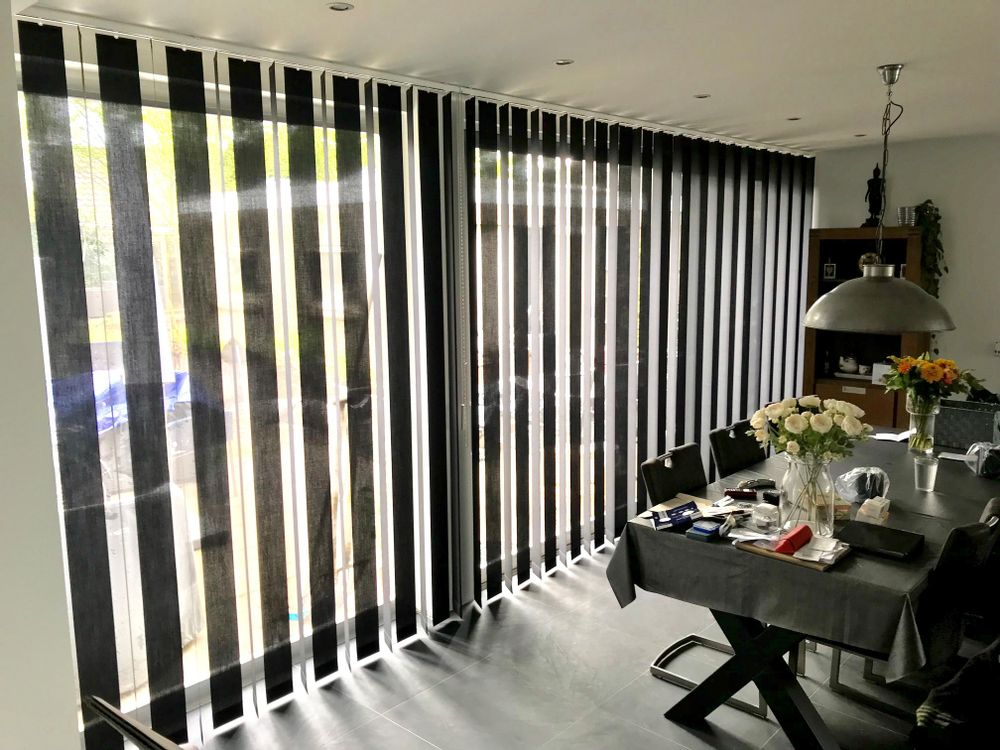 Curtains and window coverings - JASNO SWINGS - Californian vertical strip blinds with 3D effect - JASNO