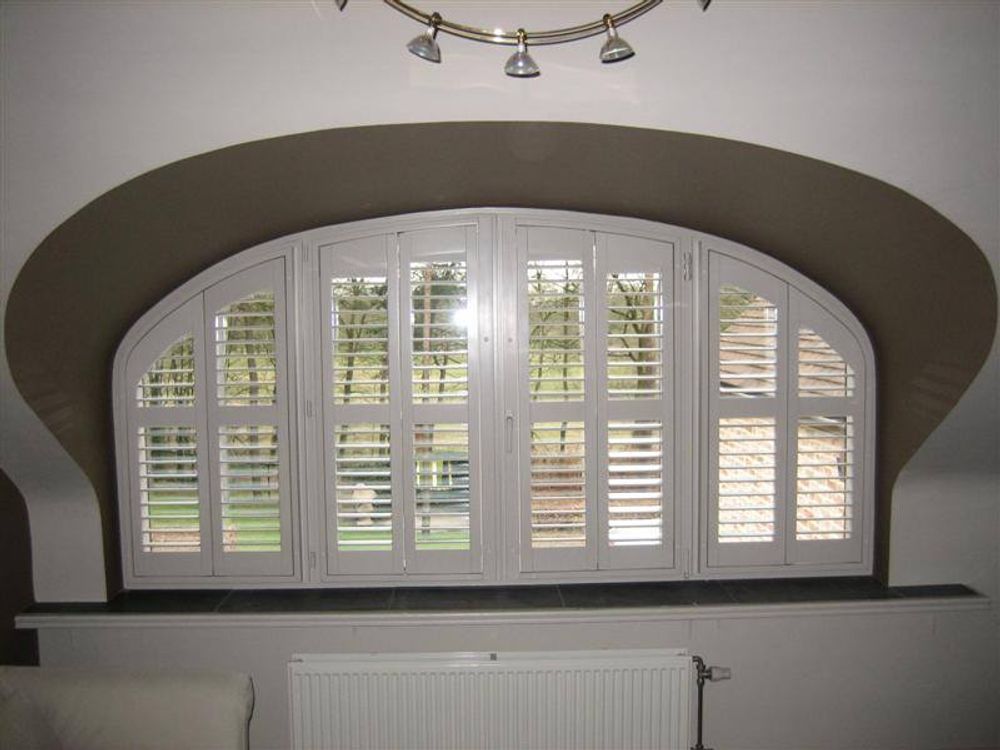 Curtains and window coverings - JASNO SHUTTERS - interior shutter with adjustable curved blinds - JASNO