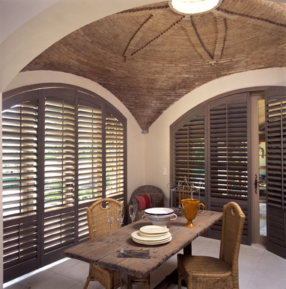 Curtains and window coverings - JASNO SHUTTERS - interior shutter with adjustable curved blinds - JASNO