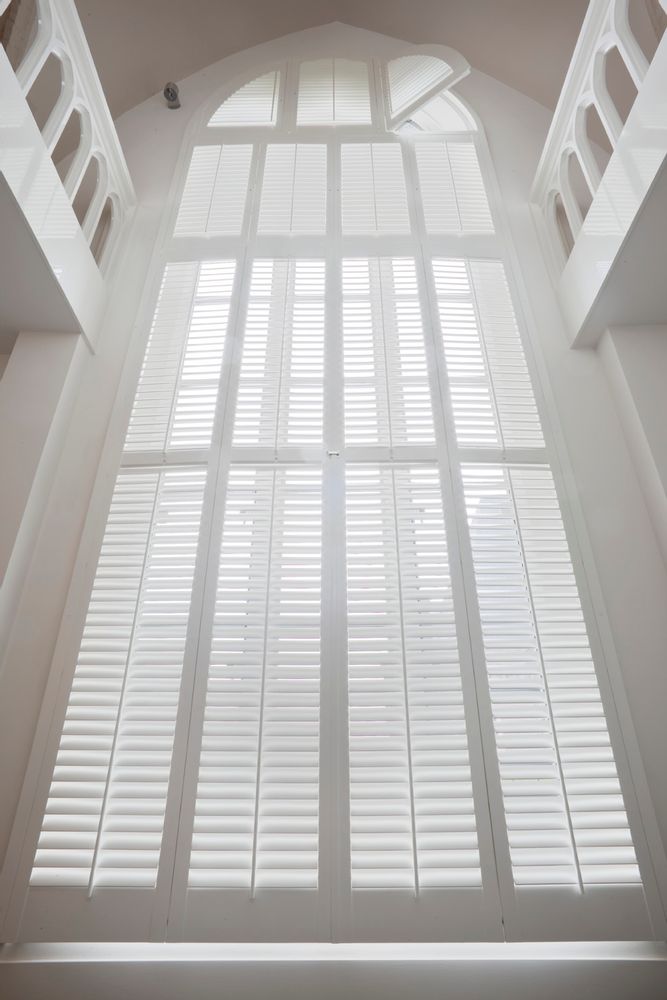 Curtains and window coverings - JASNO SHUTTERS - interior shutter with adjustable curved blinds - JASNO