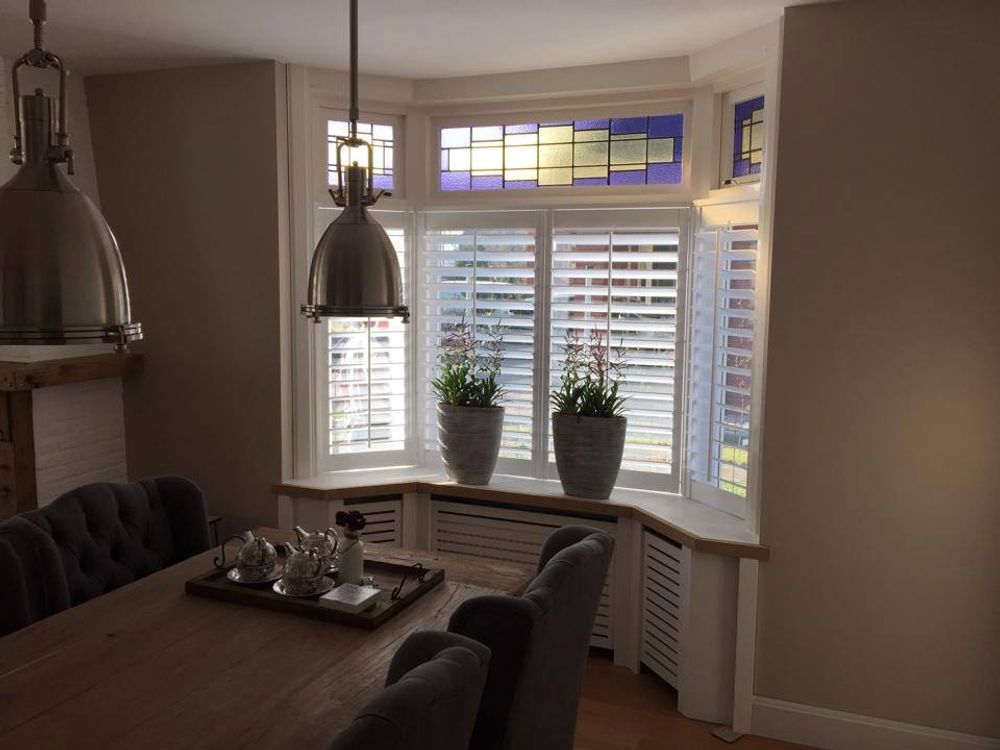 Rideaux et voilages - JASNO SHUTTERS - volet intérieur à persiennes orientables pour les Bow Window et Véranda - JASNO