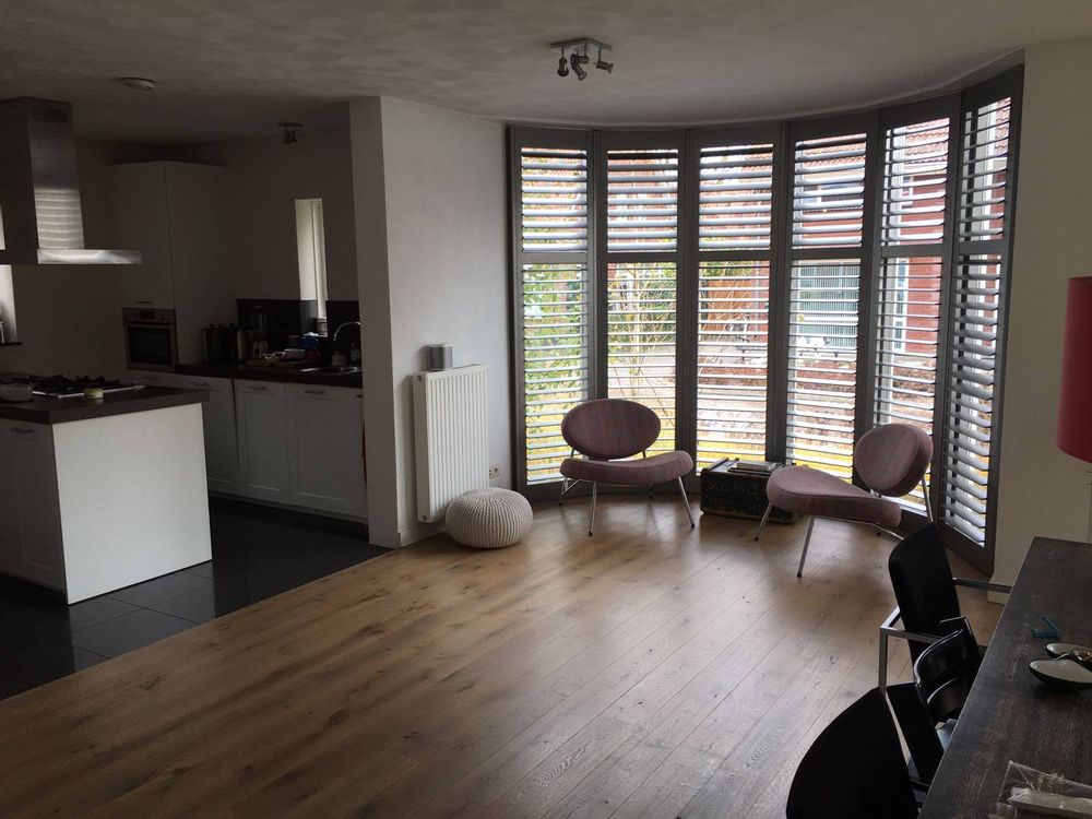 Rideaux et voilages - JASNO SHUTTERS - volet intérieur à persiennes orientables pour les Bow Window et Véranda - JASNO