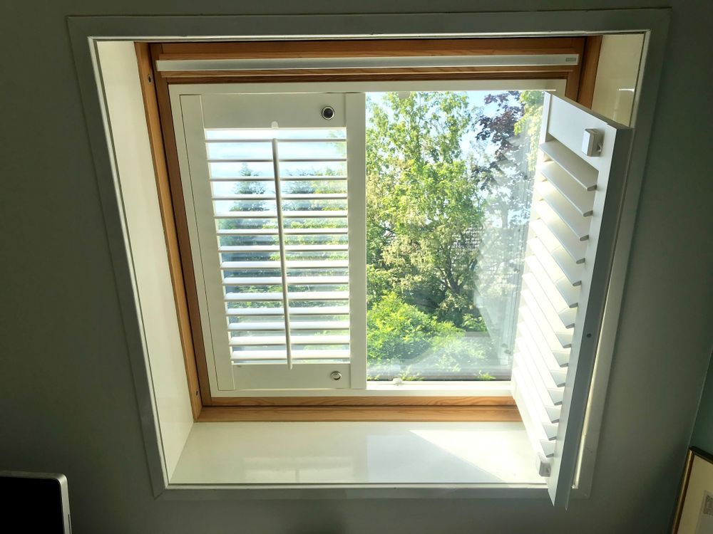 Curtains and window coverings - JASNO SHUTTERS - interior shutter with adjustable shutters in roof window and Velux - JASNO