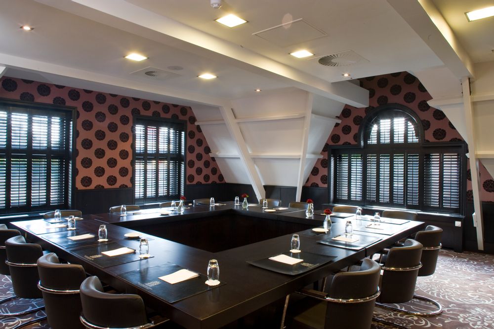 Curtains and window coverings - JASNO SHUTTERS - interior shutter with adjustable shutters in office and workspace - JASNO