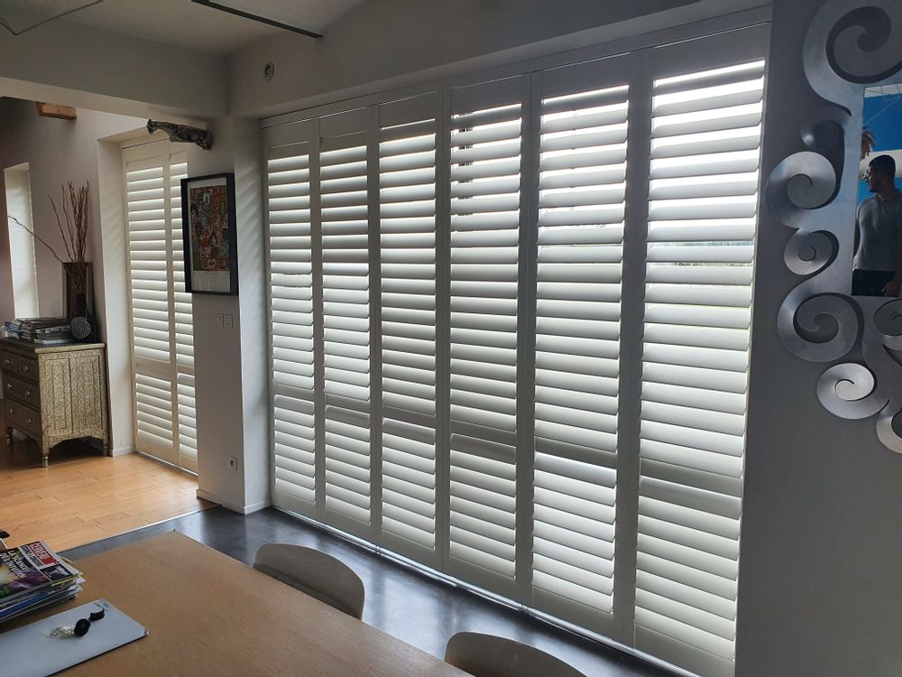 Curtains and window coverings - JASNO SHUTTERS - interior shutter with adjustable shutters in office and workspace - JASNO