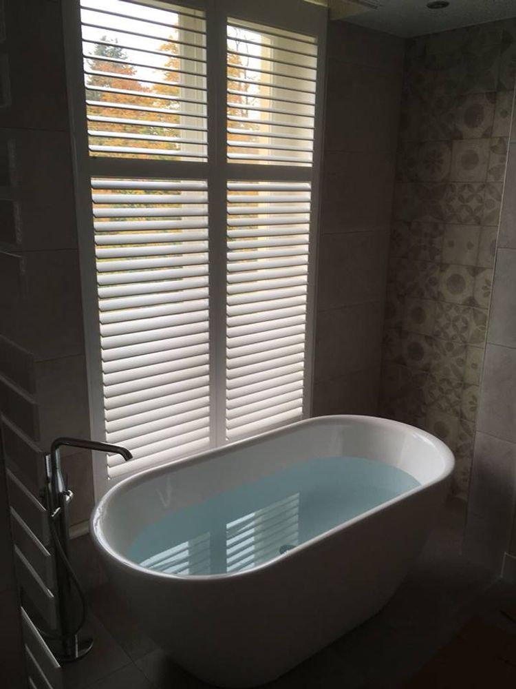 Mounting accessories - JASNO SHUTTERS - interior shutter with adjustable blinds in bathroom - JASNO