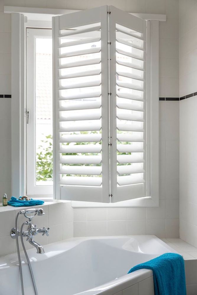 Mounting accessories - JASNO SHUTTERS - interior shutter with adjustable blinds in bathroom - JASNO