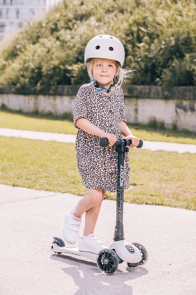 Children's games - Children's Foldable Scooter with LED and Matching Helmet - SCOOT AND RIDE