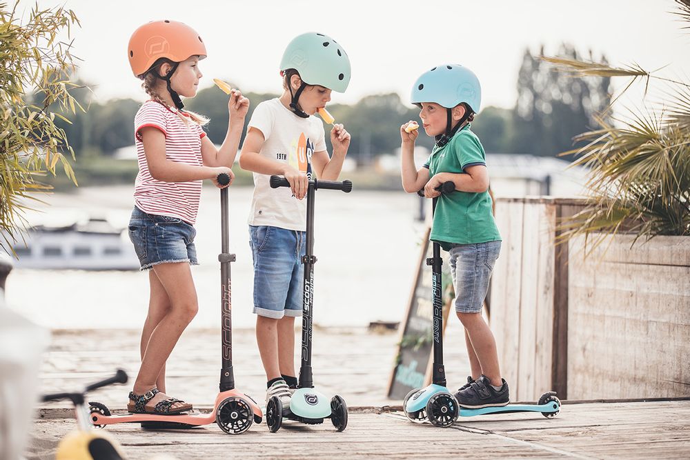 Children's games - Children's Foldable Scooter with LED and Matching Helmet - SCOOT AND RIDE