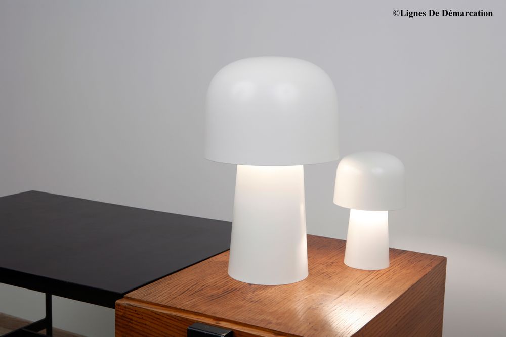 Lampes de table - Chapelière martelée - LIGNES DE DEMARCATION