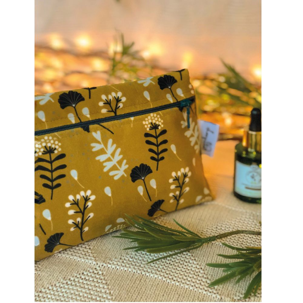 Travel accessories - Make-up bag: "Dotted Flowers" - LOOPITA