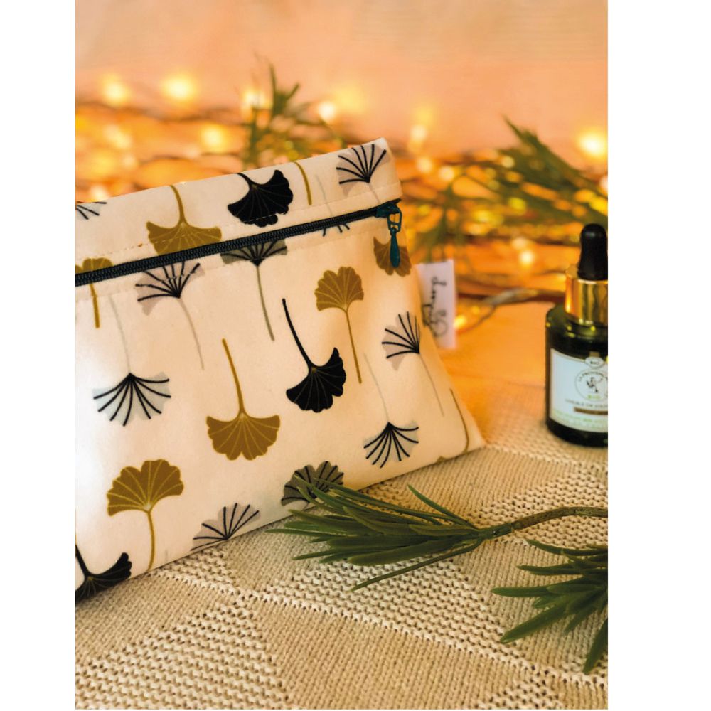 Travel accessories - Make-up bag: "Dotted Flowers" - LOOPITA