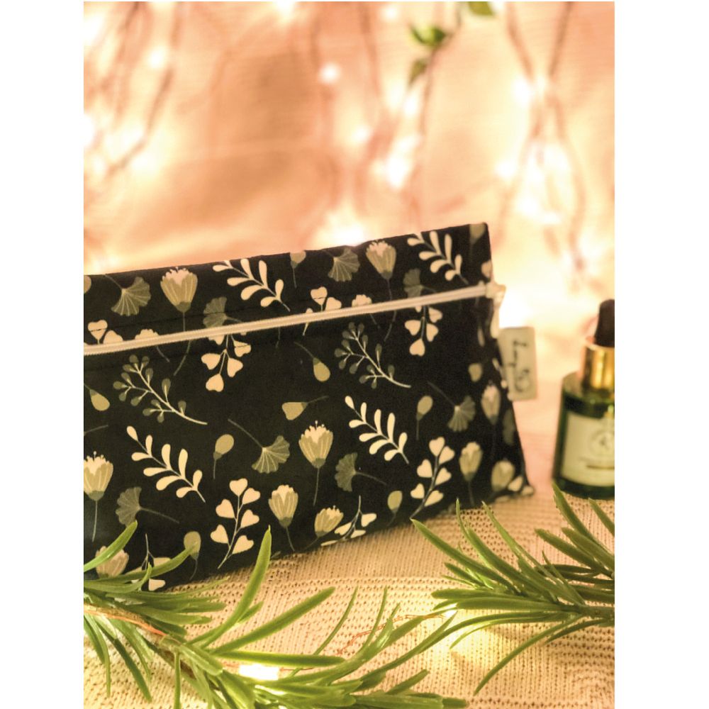 Travel accessories - Make-up bag: "Dotted Flowers" - LOOPITA