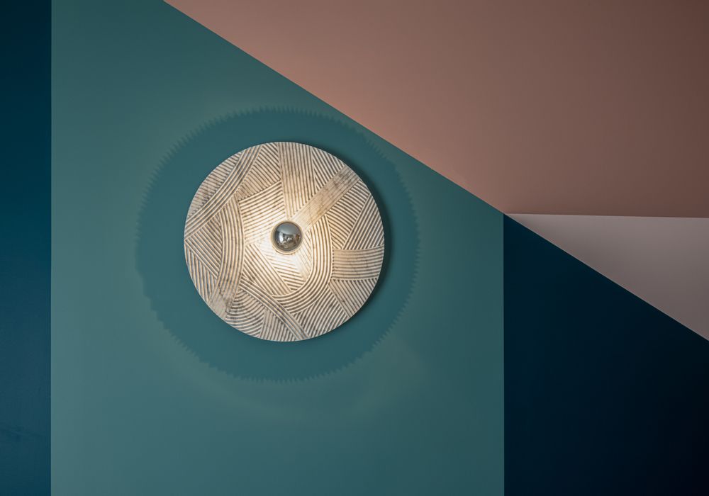 Pièces uniques - Table basse et applique murale en marbre gravé SOLCO. - RADAR INTERIOR